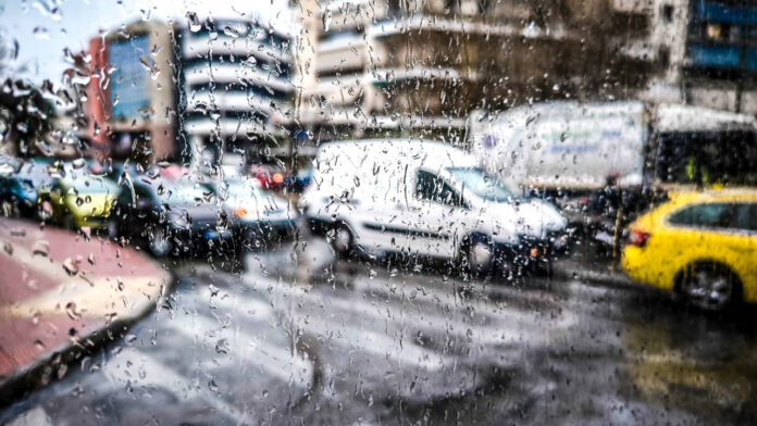 Καιρός σήμερα: Βροχές και καταιγίδες σε Αιγαίο και Κυκλάδες