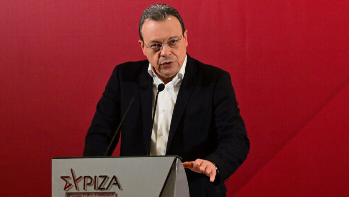 Μετ΄ εμποδίων το «φλερτ» ΣΥΡΙΖΑ – Νέα Αριστεράς