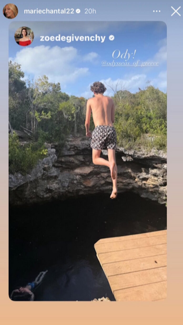 Εικόνες από τις διακοπές που κάνει στις Μπαχάμες με τον γιο της Οδυσσέα Ντε Γκρες