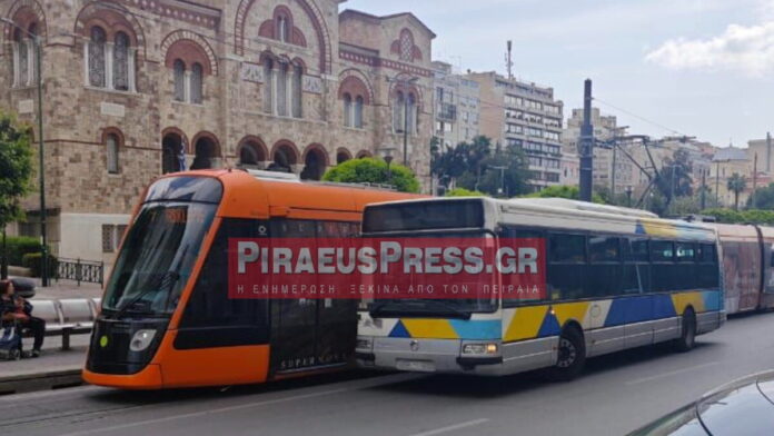 Τροχαίο με Τραμ και λεωφορείο στο κέντρο της πόλης