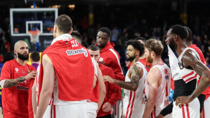 Ο Ολυμπιακός ευχαρίστησε τον κόσμο του μετά την ήττα από την Μπαρτσελόνα: «Δεν εγκαταλείπουμε»